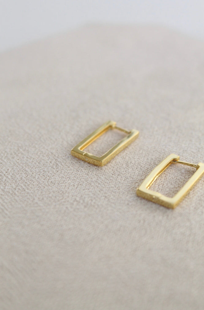 Chanel medium (earrings)