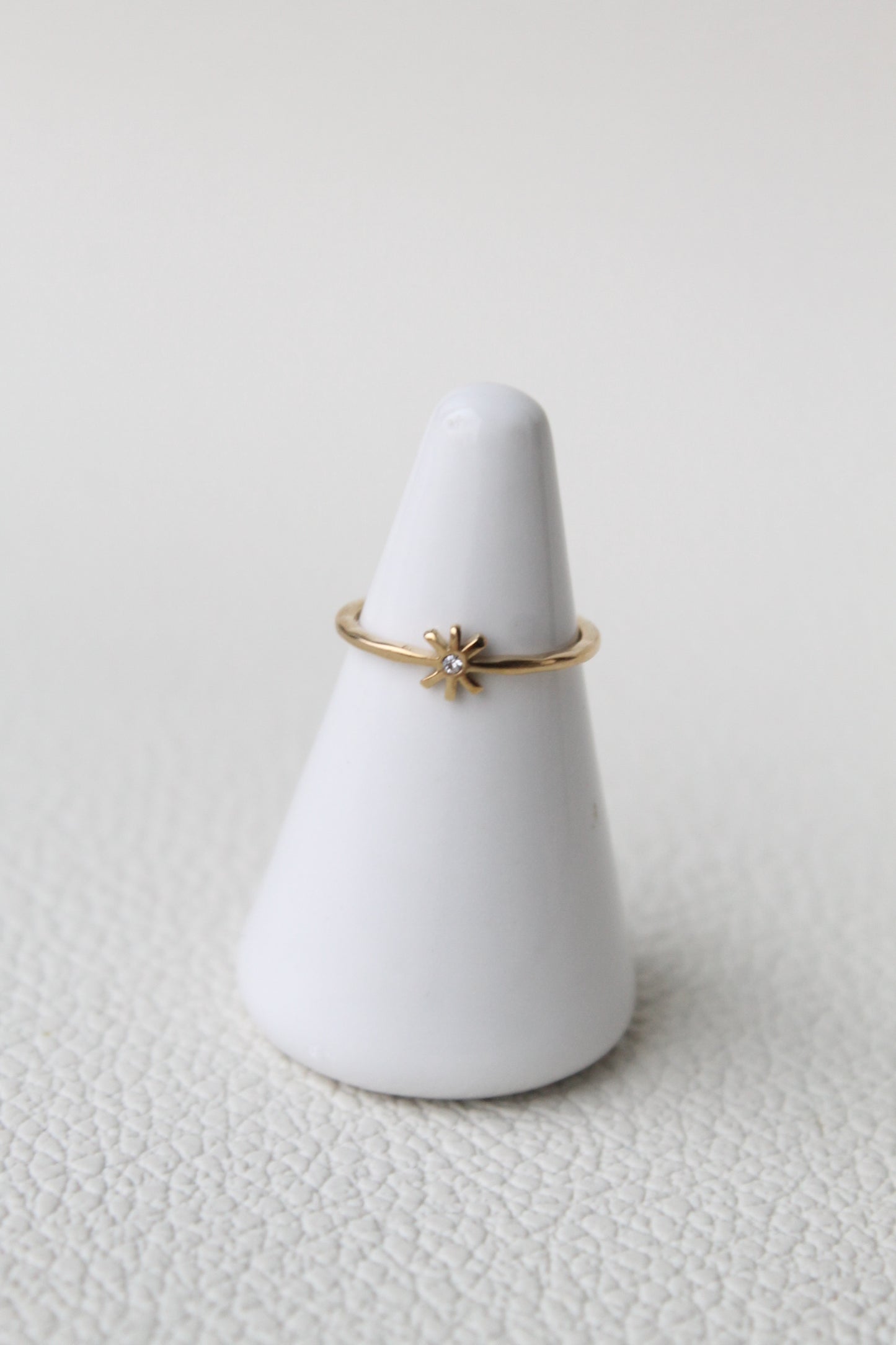 Minimal flower (ring)