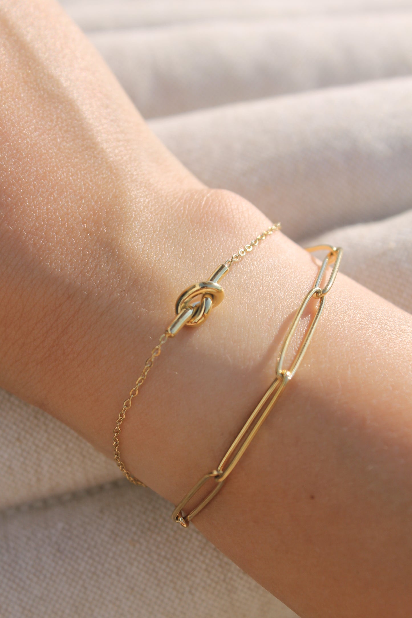 Golden knot (bracelet)