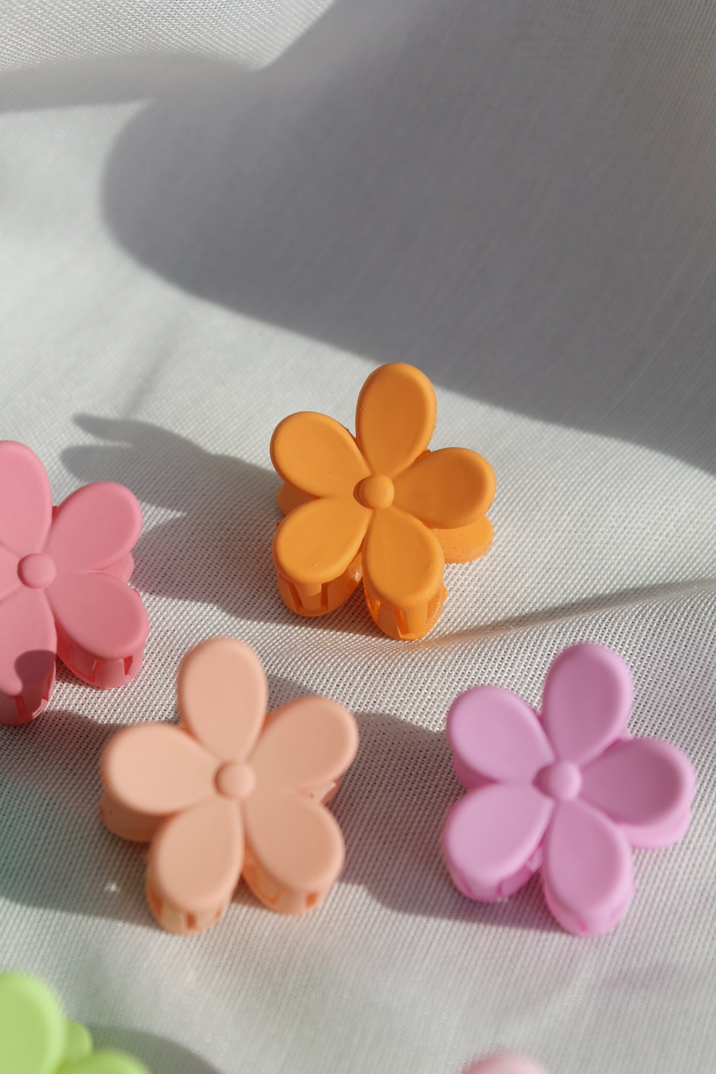 Mini flower hair clip