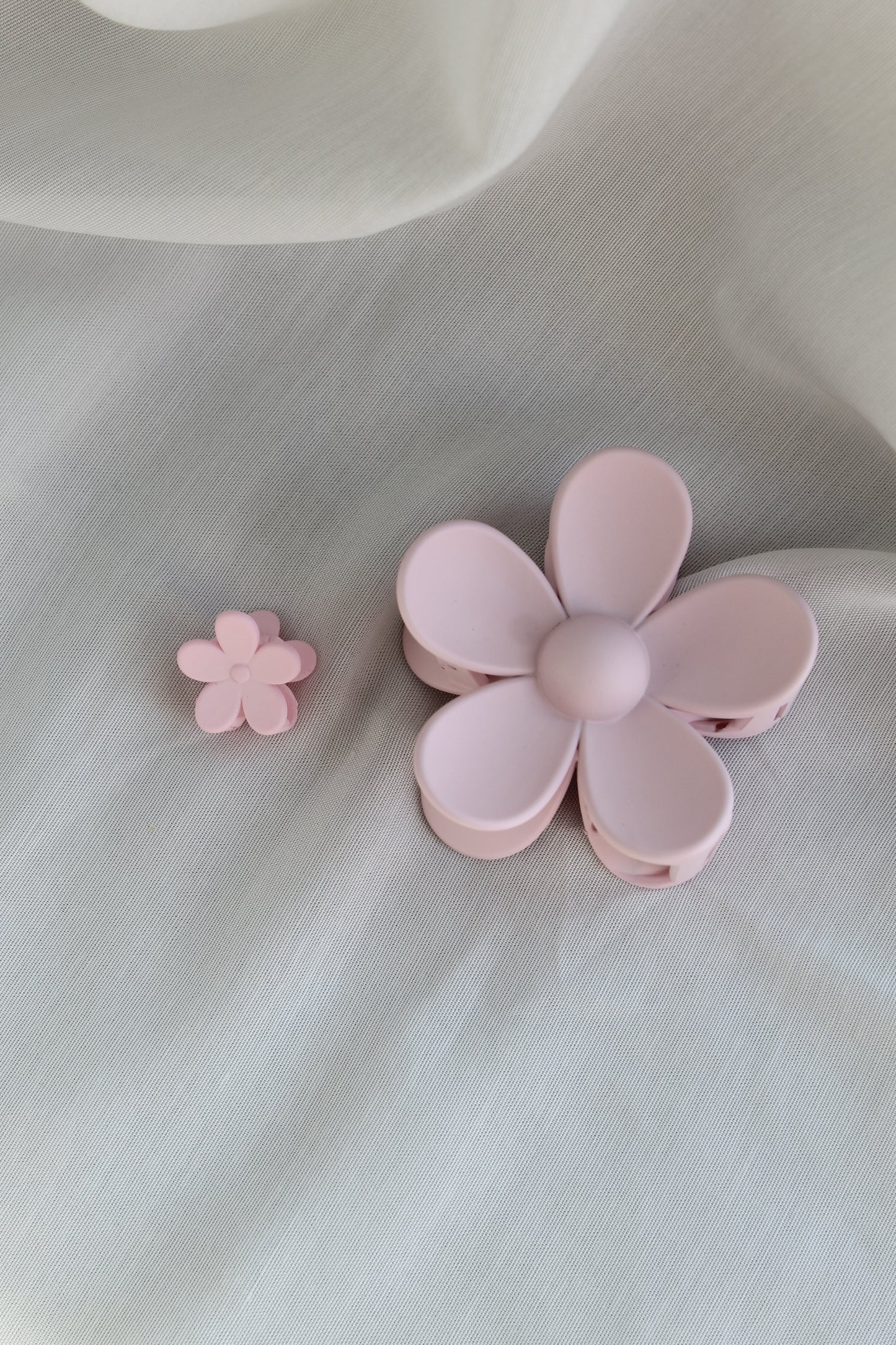 Mini flower hair clip