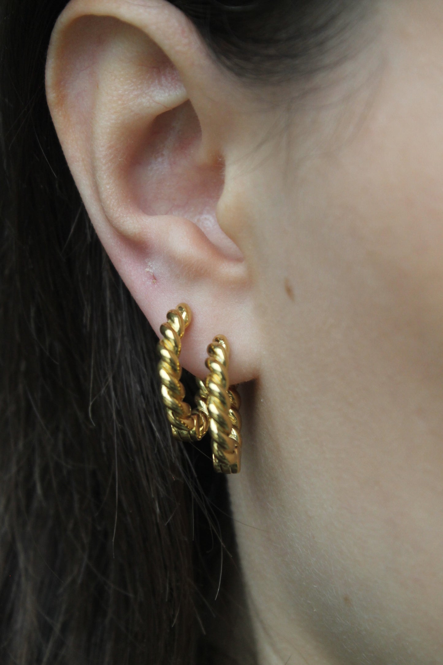 Twisted hoops (earrings)