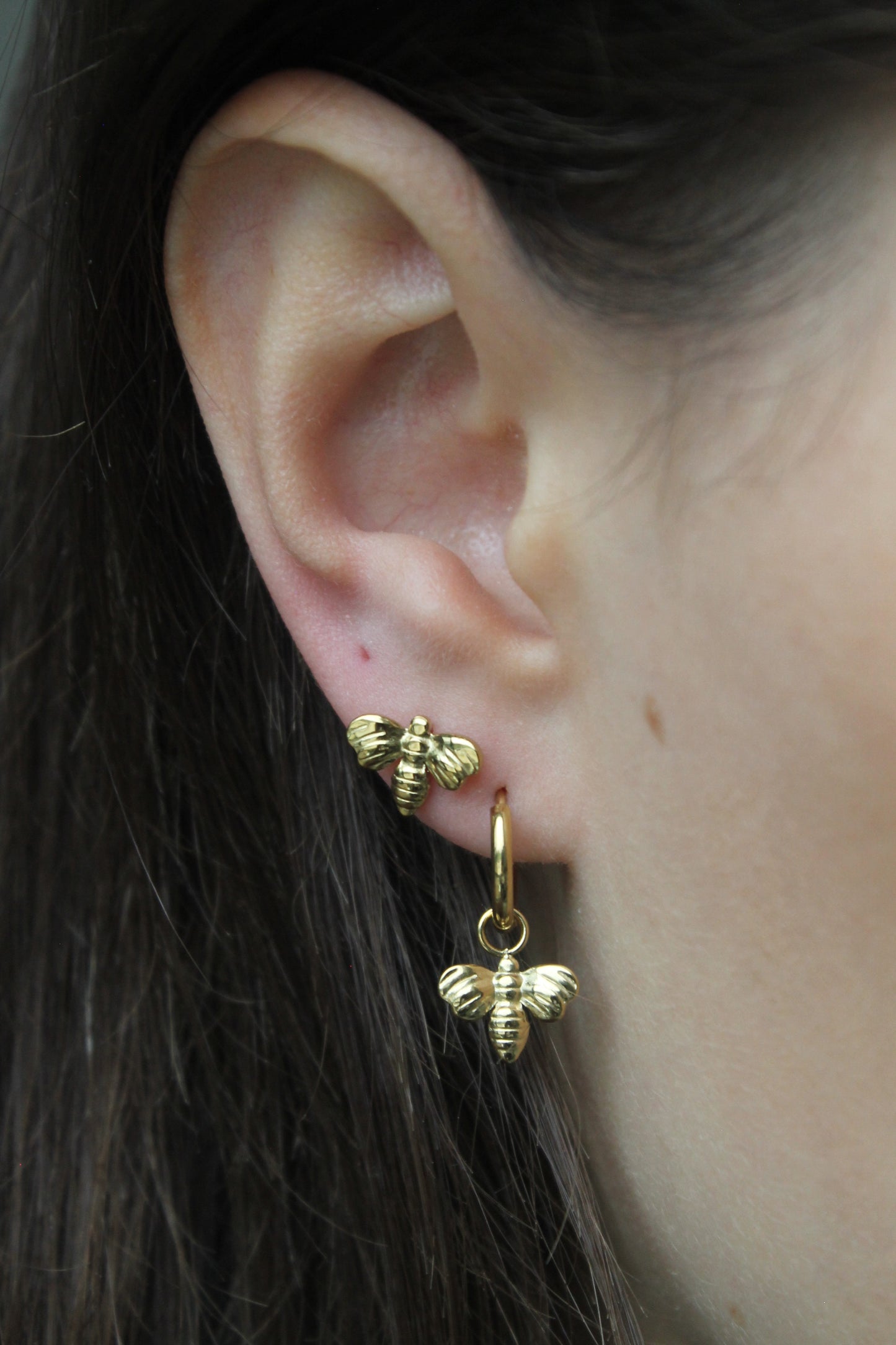 Bee (earrings)